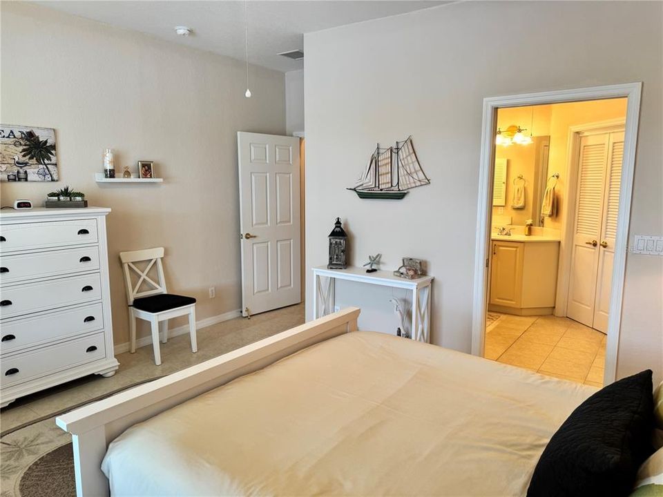 For Sale: $249,900 (2 beds, 2 baths, 1254 Square Feet)