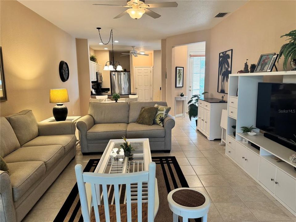For Sale: $249,900 (2 beds, 2 baths, 1254 Square Feet)