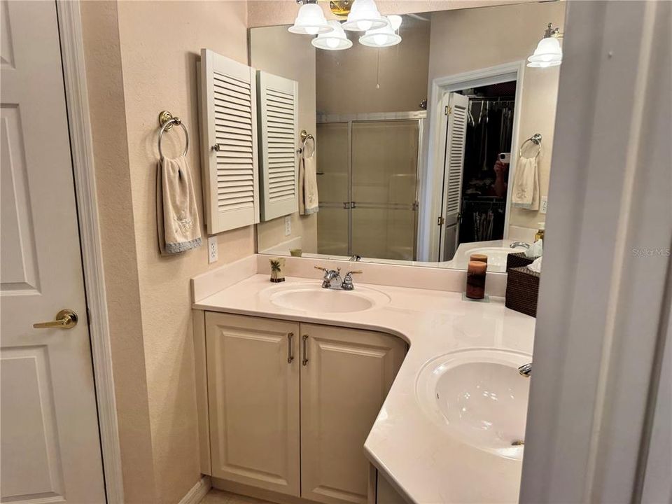 For Sale: $249,900 (2 beds, 2 baths, 1254 Square Feet)