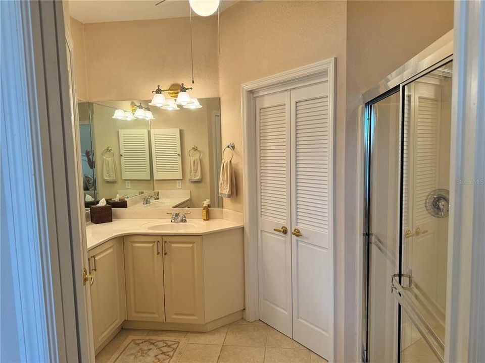 For Sale: $249,900 (2 beds, 2 baths, 1254 Square Feet)