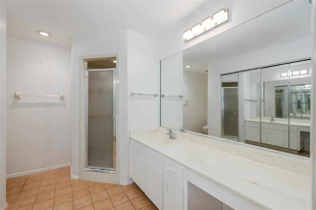 For Sale: $325,000 (2 beds, 2 baths, 1400 Square Feet)