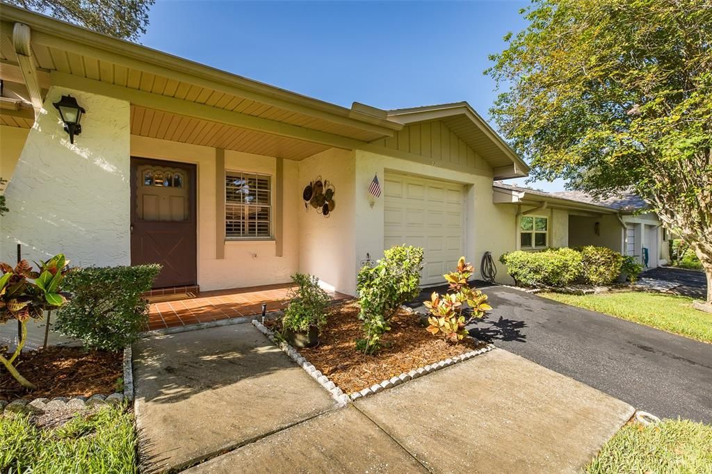 For Sale: $325,000 (2 beds, 2 baths, 1400 Square Feet)
