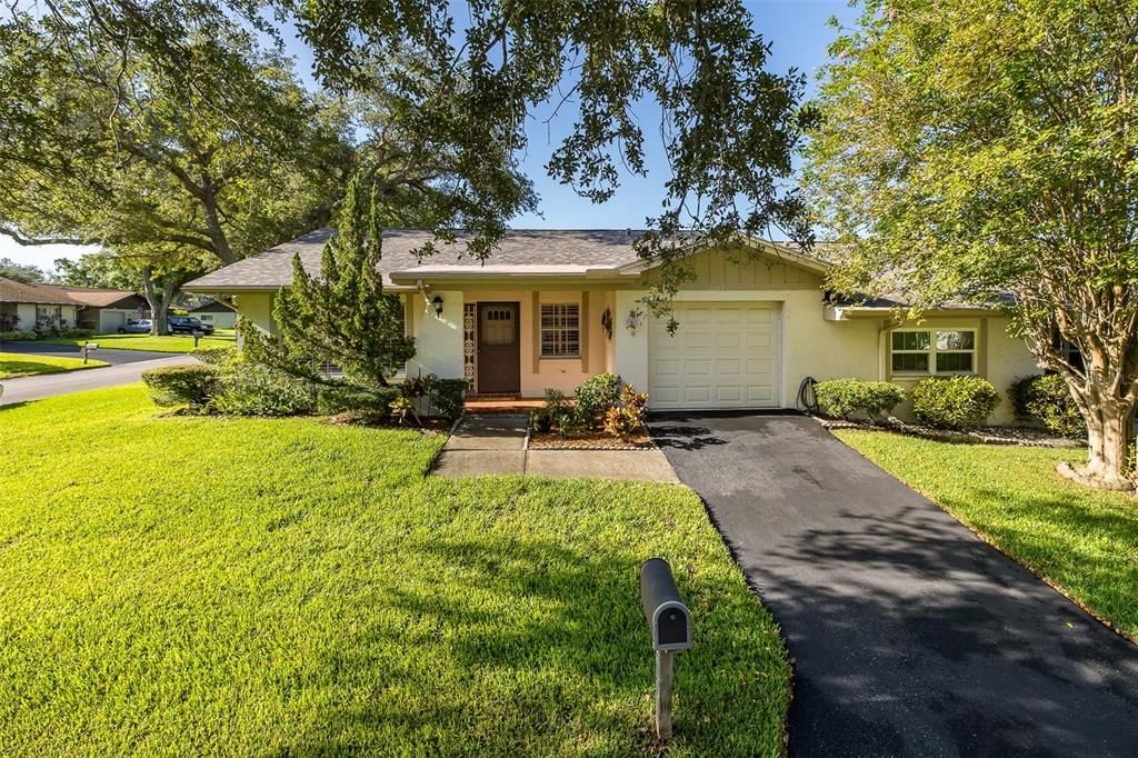 For Sale: $325,000 (2 beds, 2 baths, 1400 Square Feet)