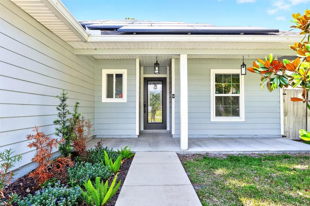 For Rent: $2,350 (3 beds, 2 baths, 1253 Square Feet)