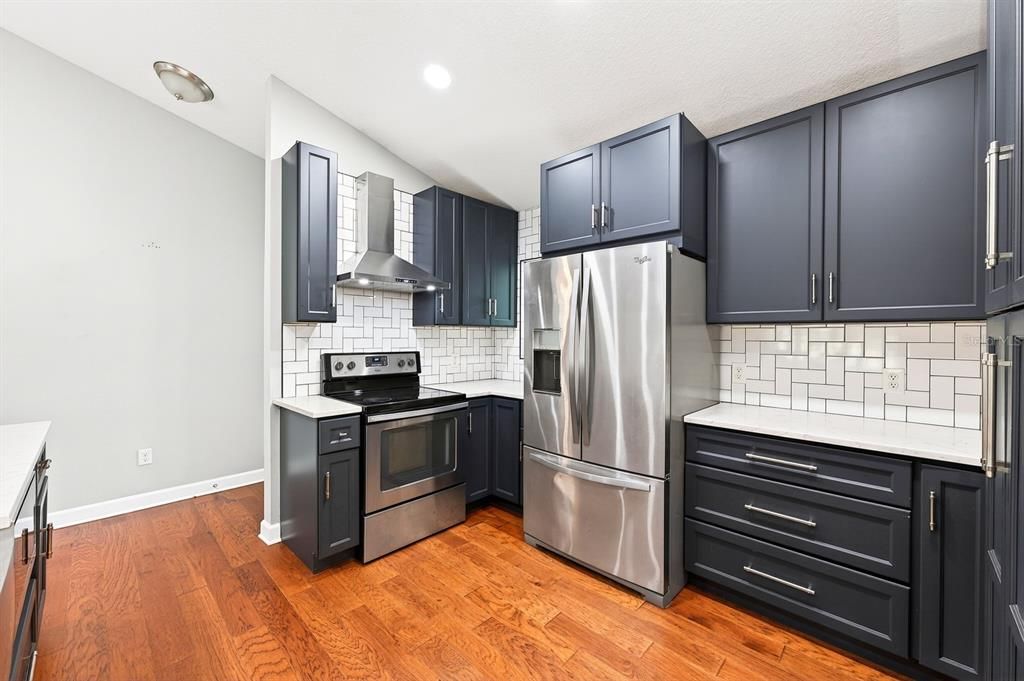For Rent: $2,350 (3 beds, 2 baths, 1253 Square Feet)