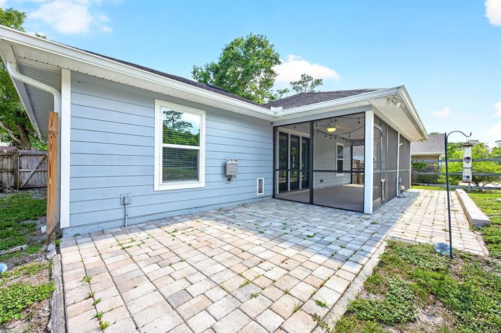 For Rent: $2,350 (3 beds, 2 baths, 1253 Square Feet)