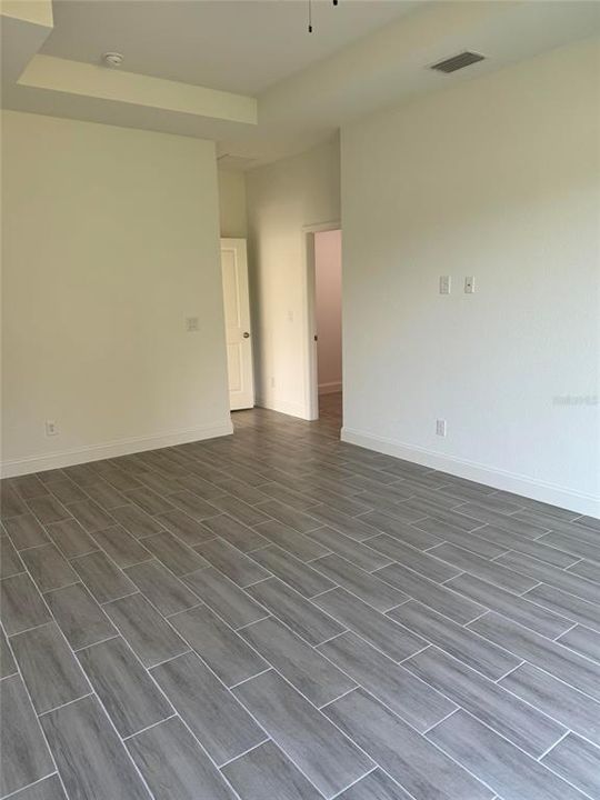Под контрактом: $339,000 (3 спален, 2 ванн, 1670 Квадратных фут)