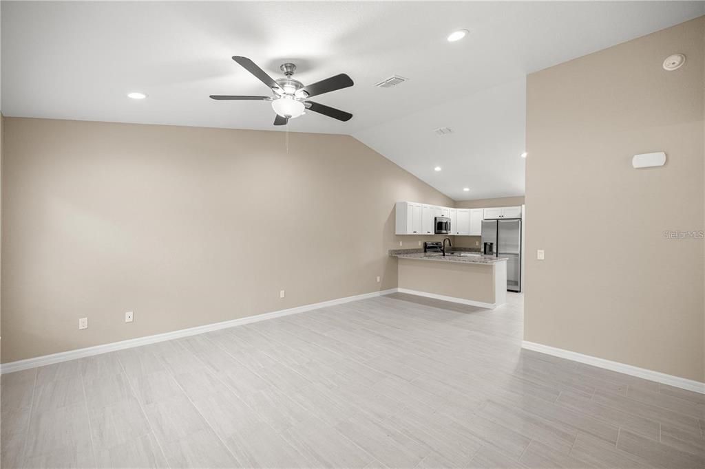 For Rent: $1,600 (2 beds, 2 baths, 1021 Square Feet)
