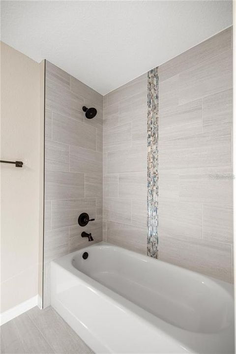 For Rent: $1,600 (2 beds, 2 baths, 1021 Square Feet)
