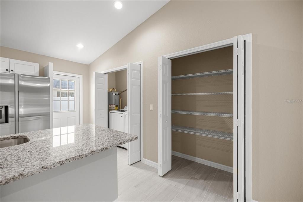 For Rent: $1,600 (2 beds, 2 baths, 1021 Square Feet)