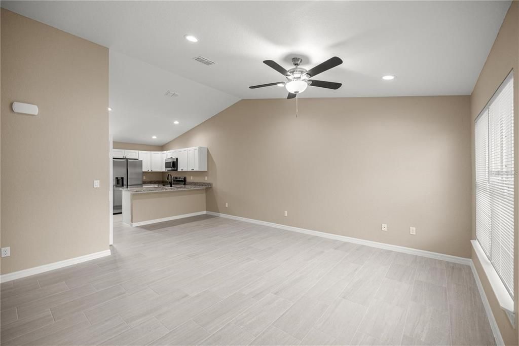For Rent: $1,600 (2 beds, 2 baths, 1021 Square Feet)