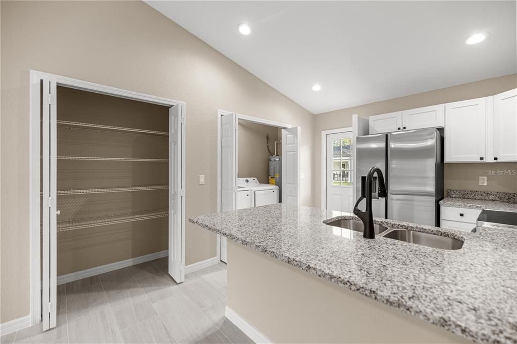 For Rent: $1,600 (2 beds, 2 baths, 1021 Square Feet)
