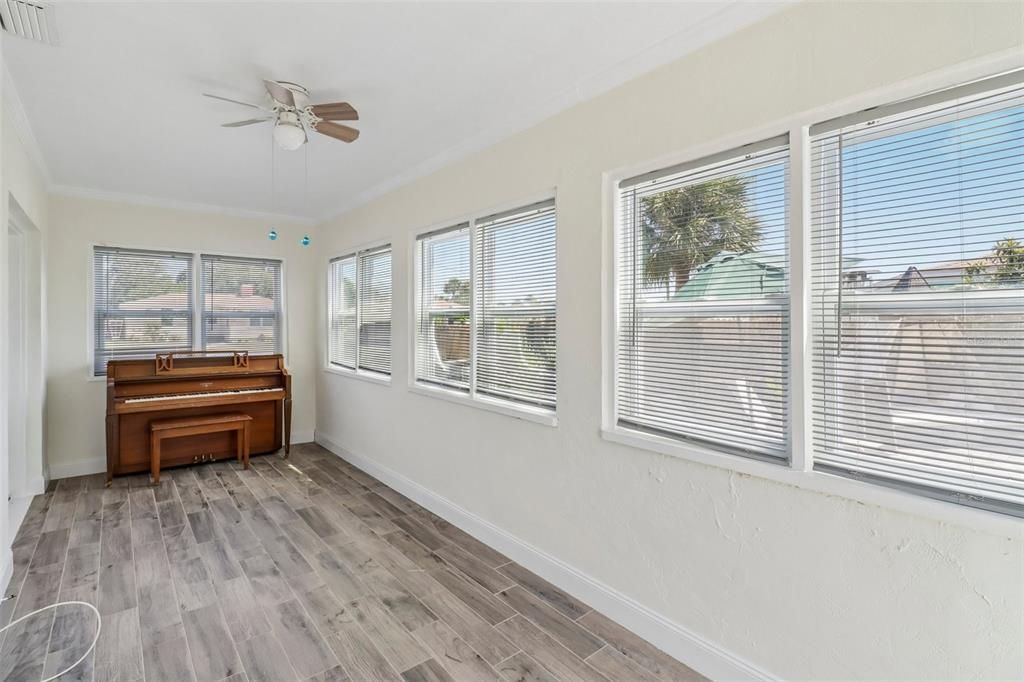 For Sale: $444,000 (3 beds, 2 baths, 1914 Square Feet)