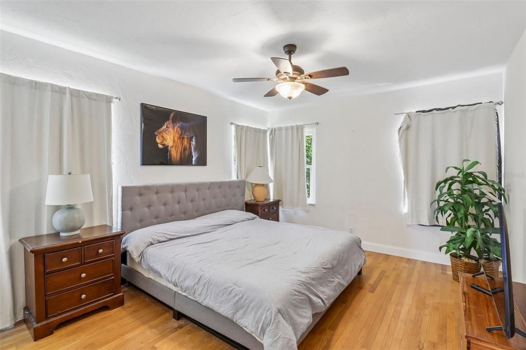 For Sale: $444,000 (3 beds, 2 baths, 1914 Square Feet)