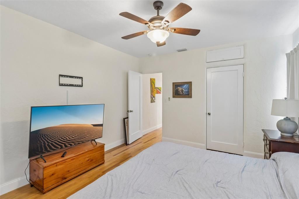 For Sale: $444,000 (3 beds, 2 baths, 1914 Square Feet)