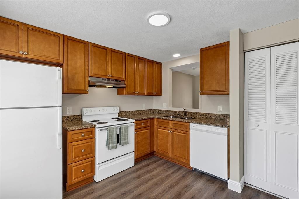 For Rent: $1,650 (3 beds, 2 baths, 1248 Square Feet)