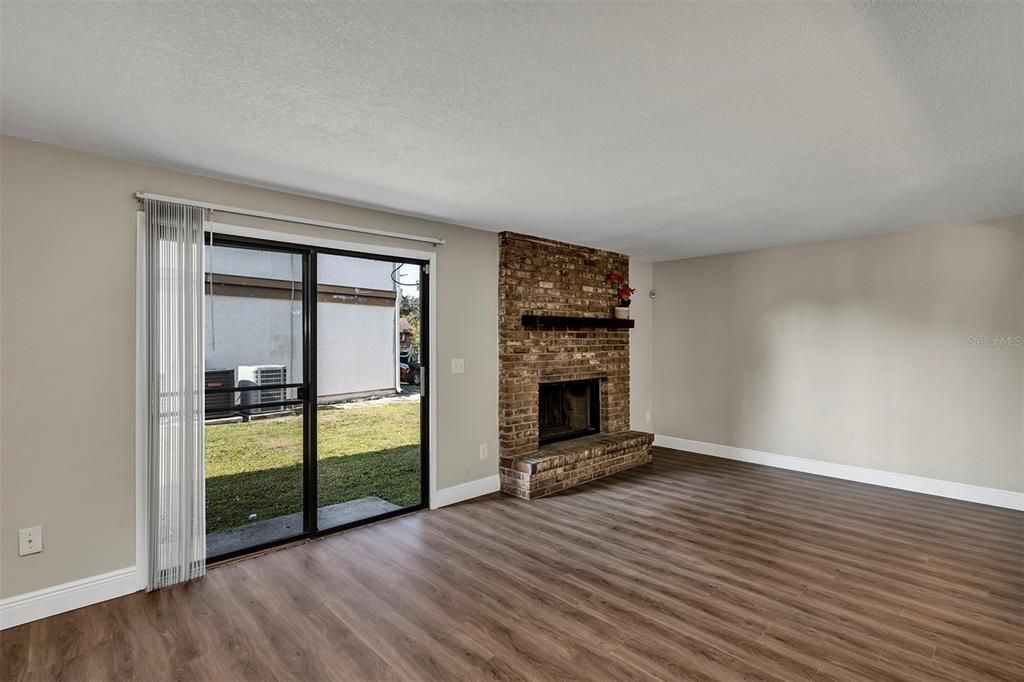 For Rent: $1,650 (3 beds, 2 baths, 1248 Square Feet)
