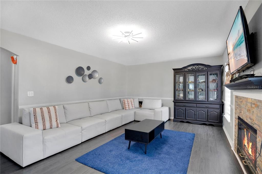 Active With Contract: $485,000 (4 beds, 2 baths, 2142 Square Feet)