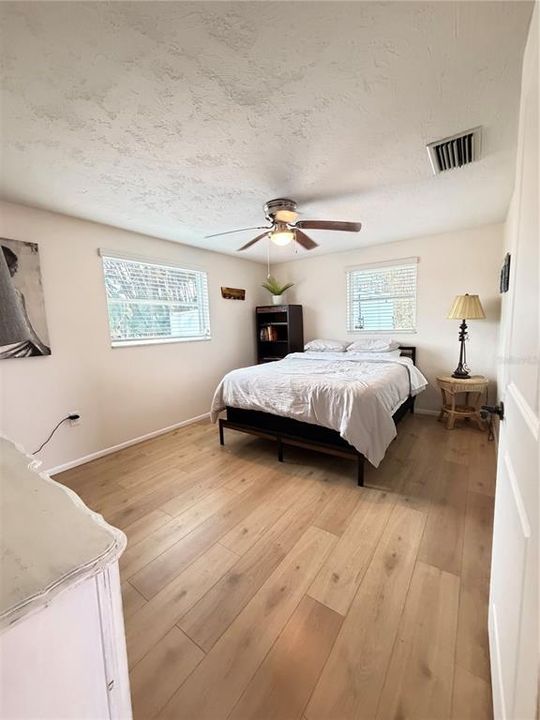 For Sale: $1,495,000 (3 beds, 2 baths, 824 Square Feet)