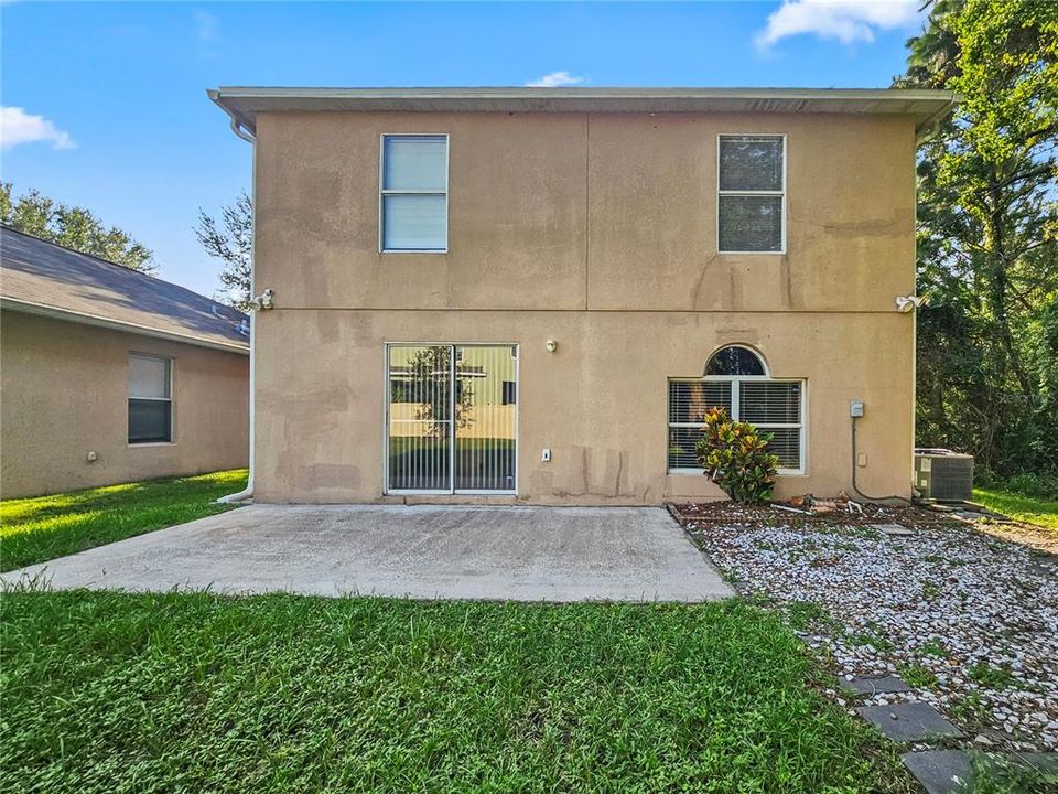 For Rent: $2,475 (4 beds, 2 baths, 1892 Square Feet)