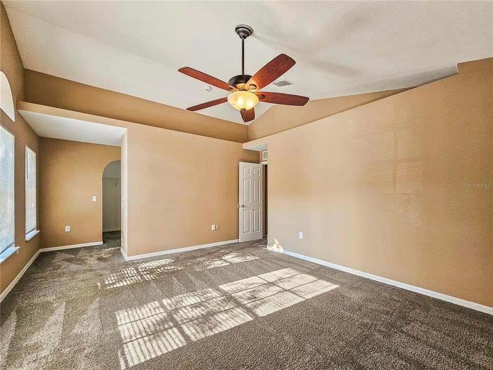 For Rent: $2,475 (4 beds, 2 baths, 1892 Square Feet)