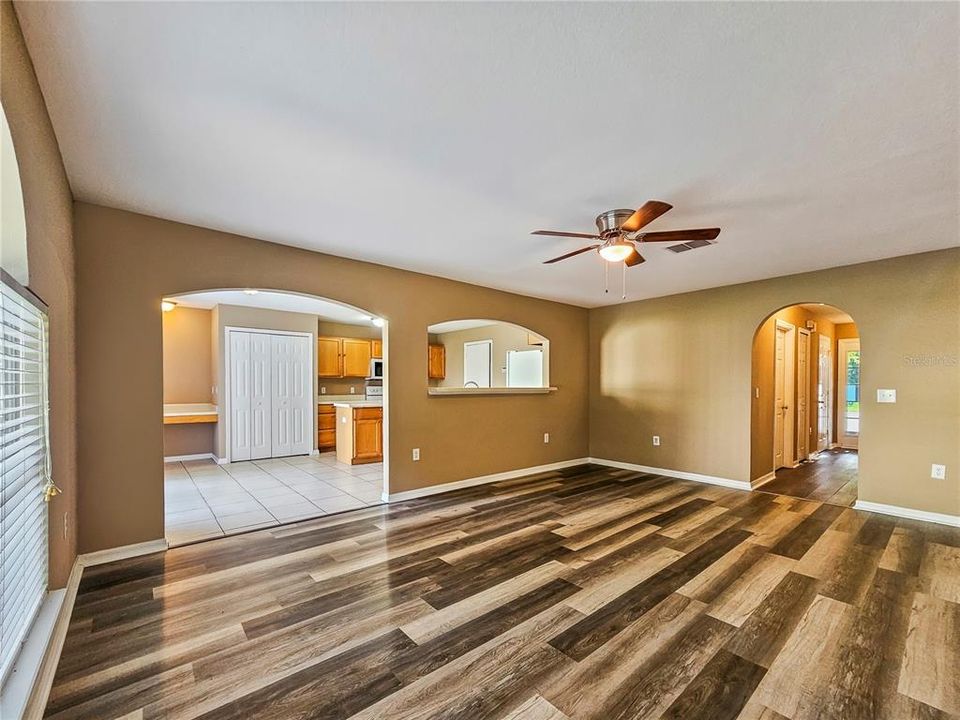 For Rent: $2,475 (4 beds, 2 baths, 1892 Square Feet)
