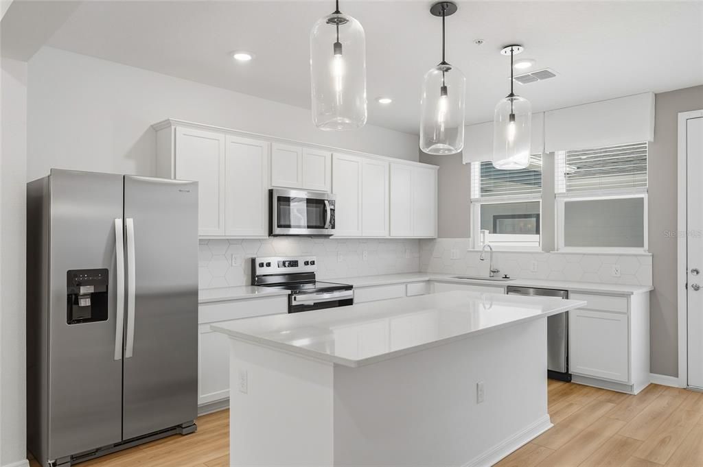 For Rent: $2,600 (3 beds, 2 baths, 1652 Square Feet)