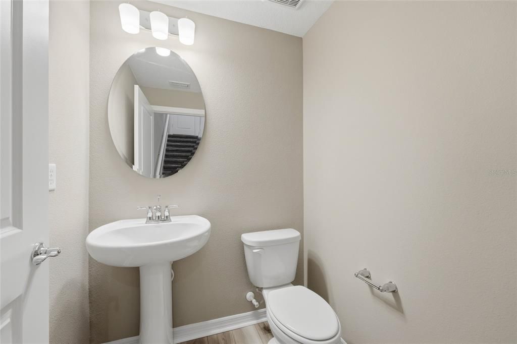For Rent: $2,600 (3 beds, 2 baths, 1652 Square Feet)