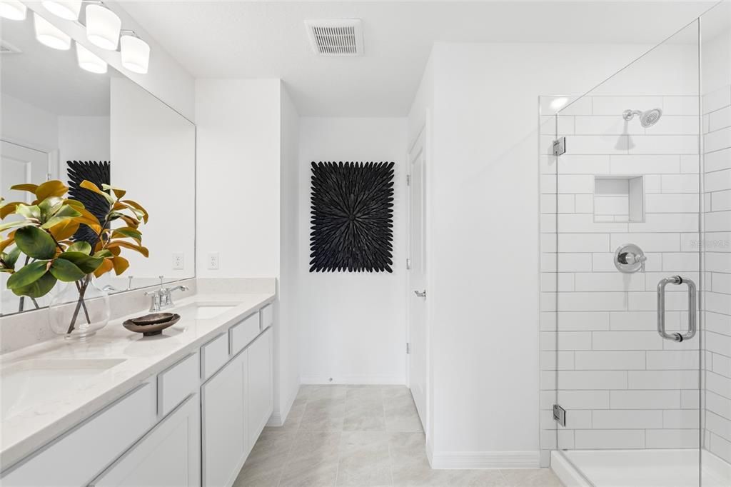 For Rent: $2,600 (3 beds, 2 baths, 1652 Square Feet)