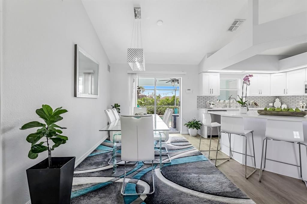 En Venta: $400,000 (4 camas, 2 baños, 1712 Pies cuadrados)
