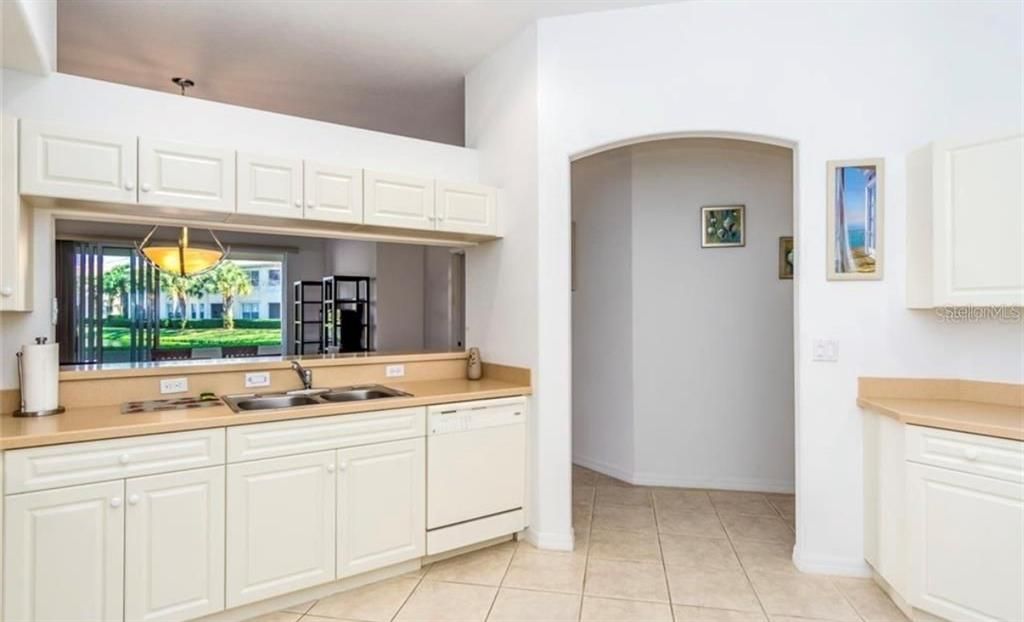 For Rent: $2,200 (2 beds, 2 baths, 1410 Square Feet)