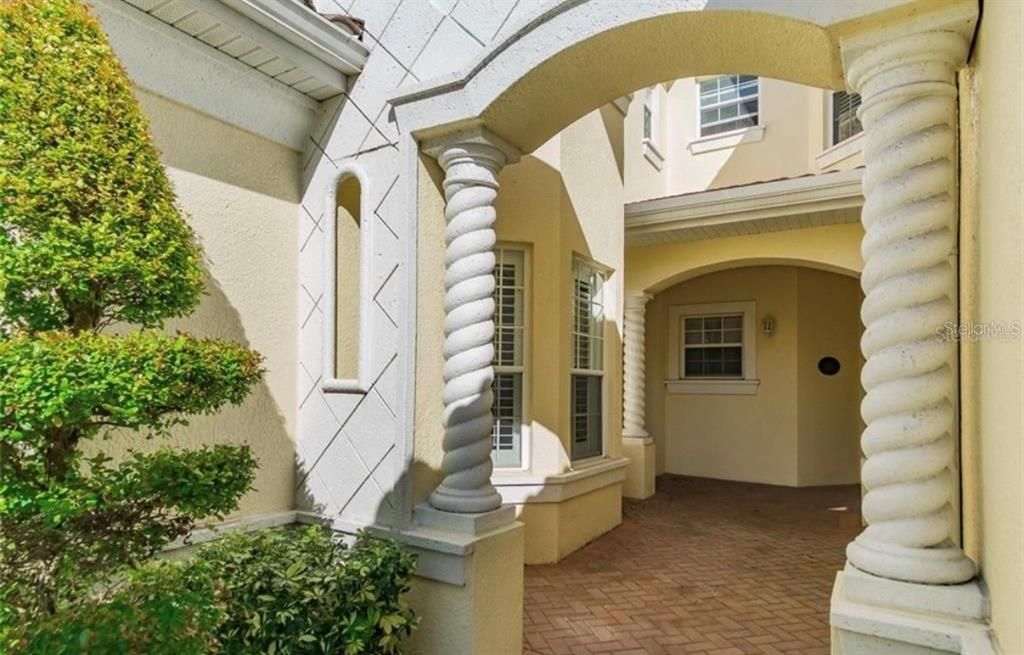 For Rent: $2,200 (2 beds, 2 baths, 1410 Square Feet)