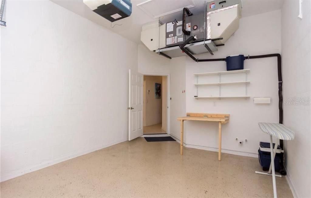 For Rent: $2,200 (2 beds, 2 baths, 1410 Square Feet)