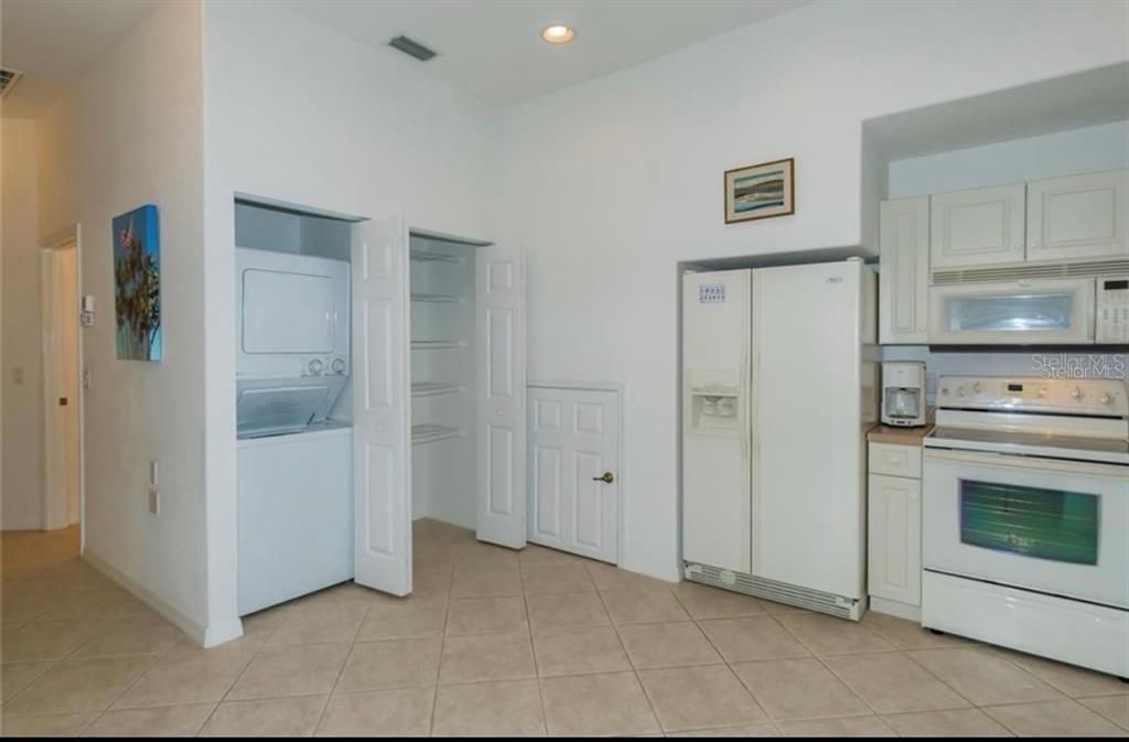 For Rent: $2,200 (2 beds, 2 baths, 1410 Square Feet)