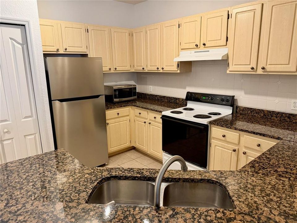 For Rent: $1,895 (2 beds, 2 baths, 1280 Square Feet)