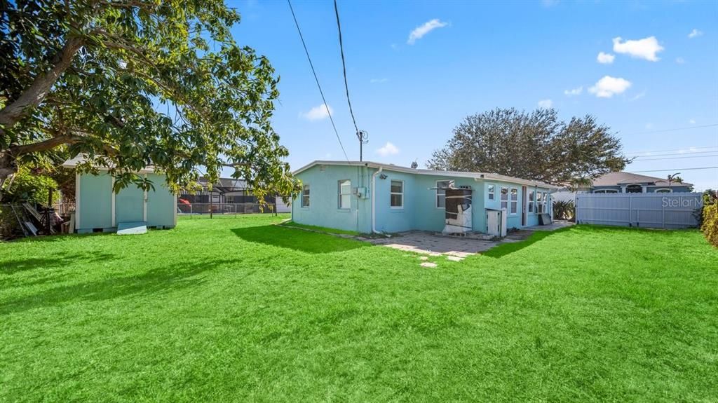 For Sale: $244,000 (2 beds, 1 baths, 1195 Square Feet)