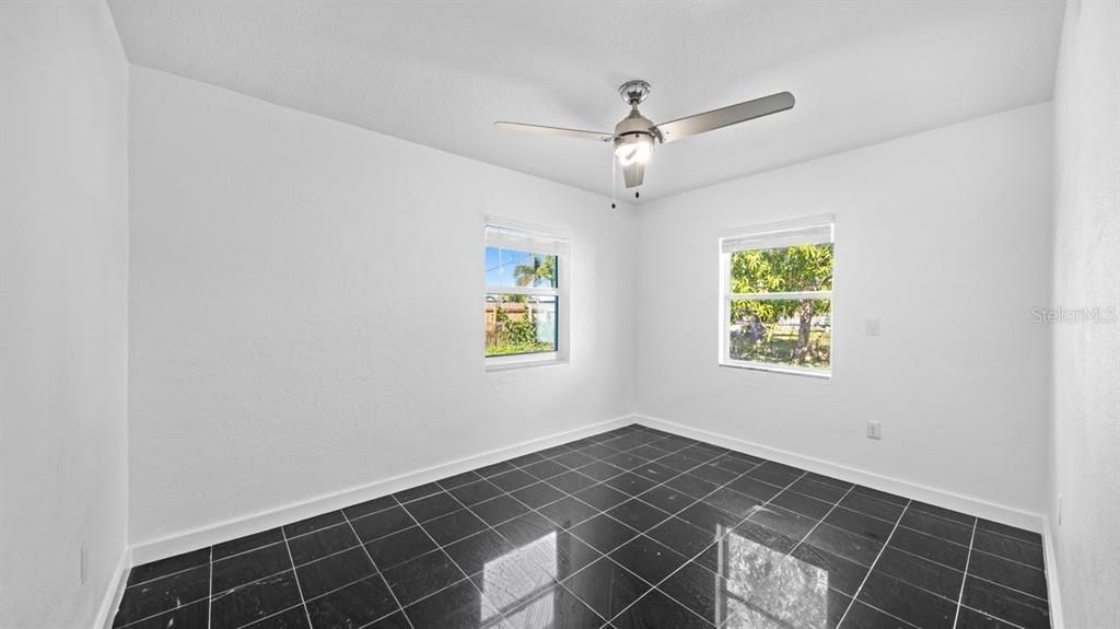 For Sale: $244,000 (2 beds, 1 baths, 1195 Square Feet)
