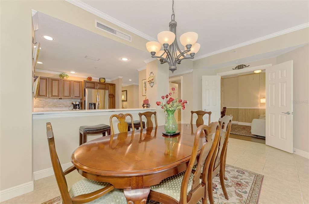 For Sale: $700,000 (2 beds, 2 baths, 1440 Square Feet)