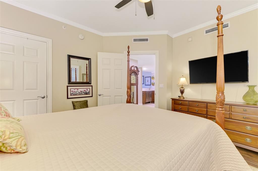 For Sale: $700,000 (2 beds, 2 baths, 1440 Square Feet)