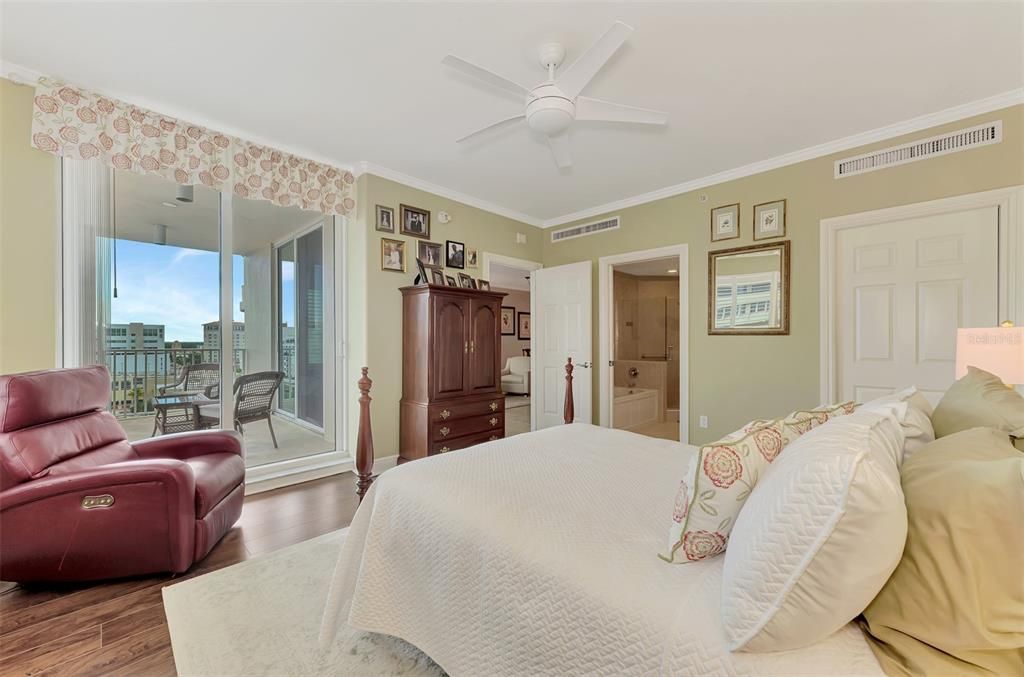 For Sale: $700,000 (2 beds, 2 baths, 1440 Square Feet)