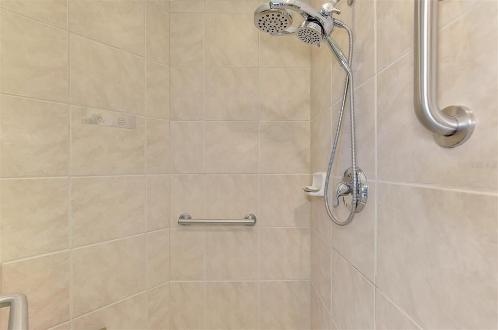 For Sale: $700,000 (2 beds, 2 baths, 1440 Square Feet)