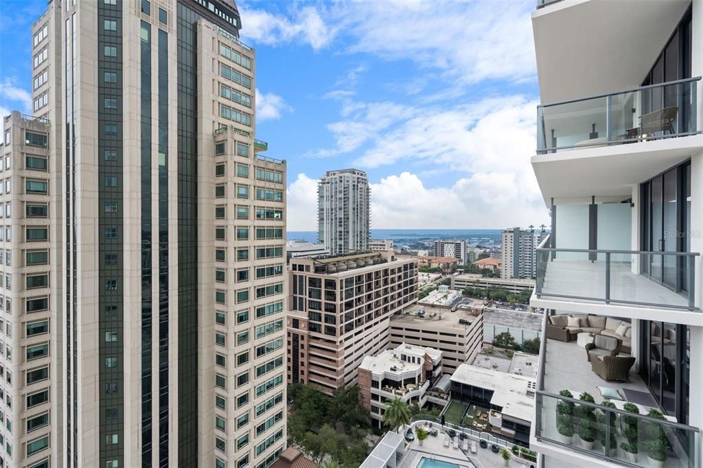 En Venta: $2,175,000 (2 camas, 2 baños, 2371 Pies cuadrados)