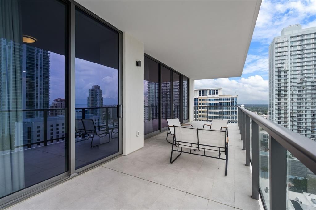 En Venta: $2,175,000 (2 camas, 2 baños, 2371 Pies cuadrados)