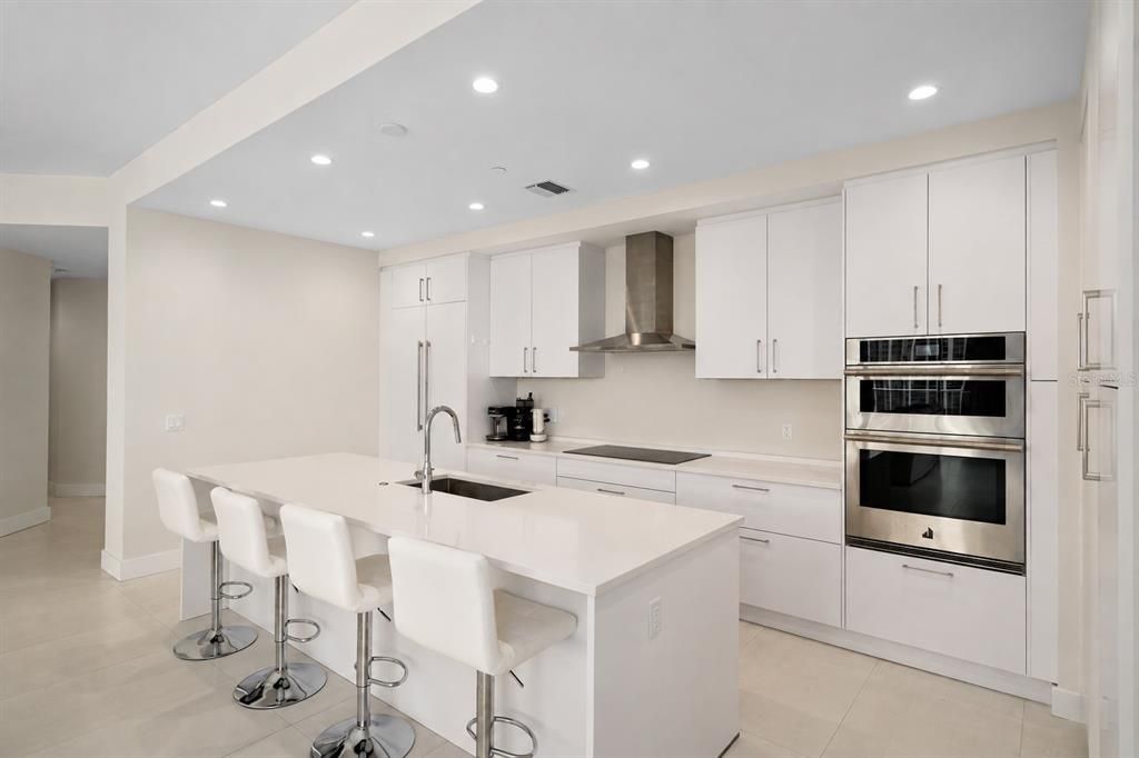 En Venta: $2,175,000 (2 camas, 2 baños, 2371 Pies cuadrados)