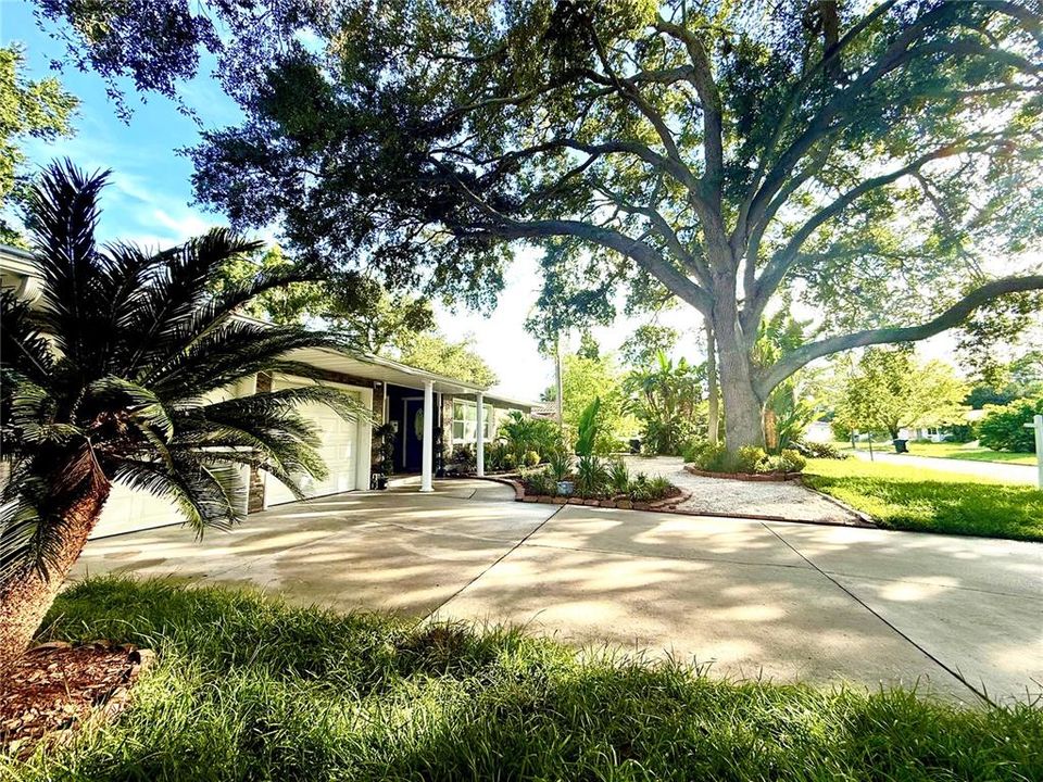En Venta: $768,000 (5 camas, 4 baños, 2561 Pies cuadrados)