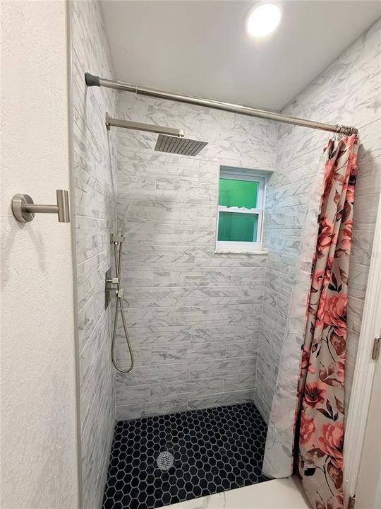 En Venta: $768,000 (5 camas, 4 baños, 2561 Pies cuadrados)