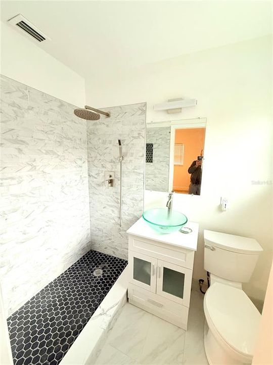 En Venta: $768,000 (5 camas, 4 baños, 2561 Pies cuadrados)