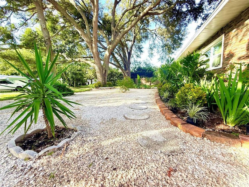 En Venta: $768,000 (5 camas, 4 baños, 2561 Pies cuadrados)