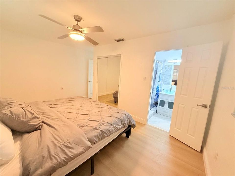 En Venta: $768,000 (5 camas, 4 baños, 2561 Pies cuadrados)