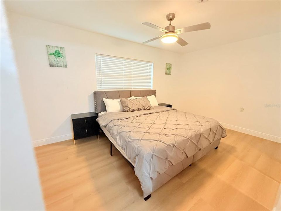 En Venta: $768,000 (5 camas, 4 baños, 2561 Pies cuadrados)